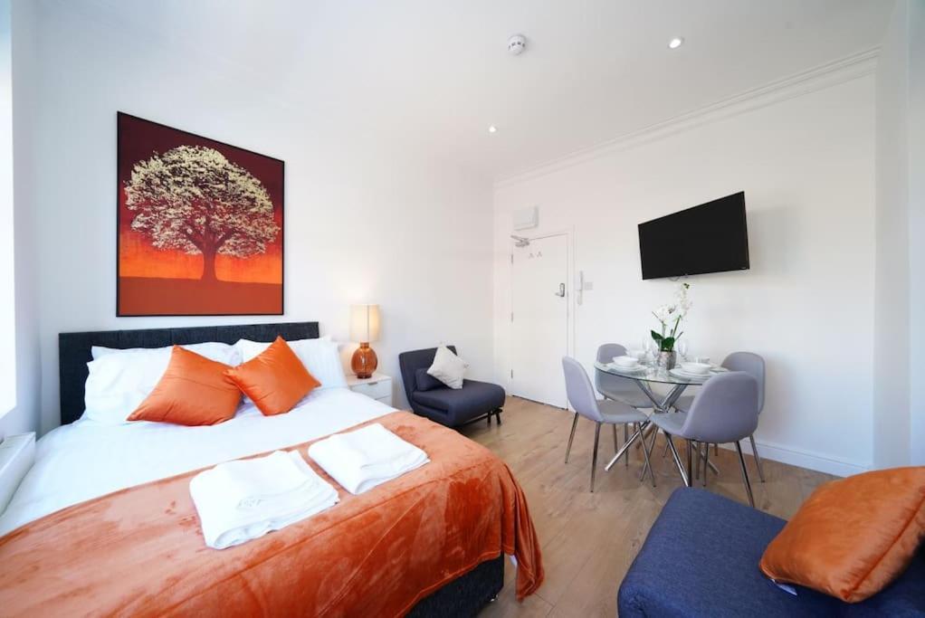 New Private 2 Londra