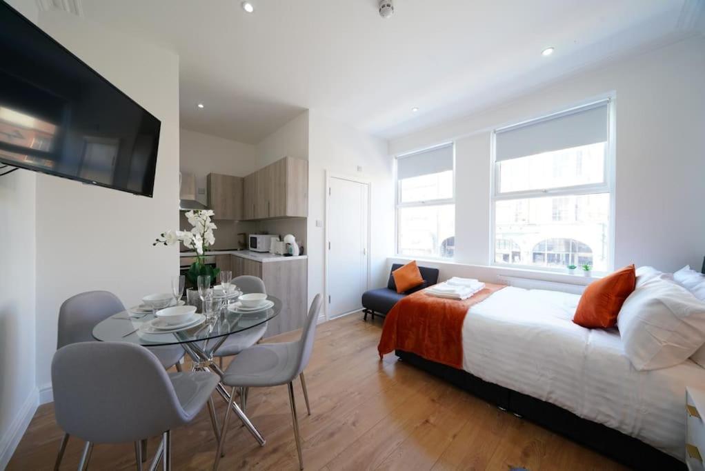 New Private 2 Londra